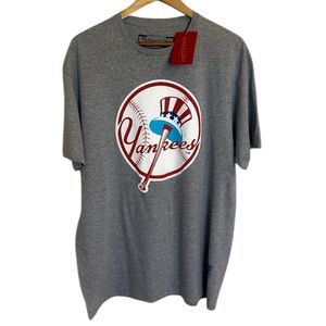 New York Yankees Mitchell & Ness Cooperstown Collection T-Shirt in Gray. Size XL